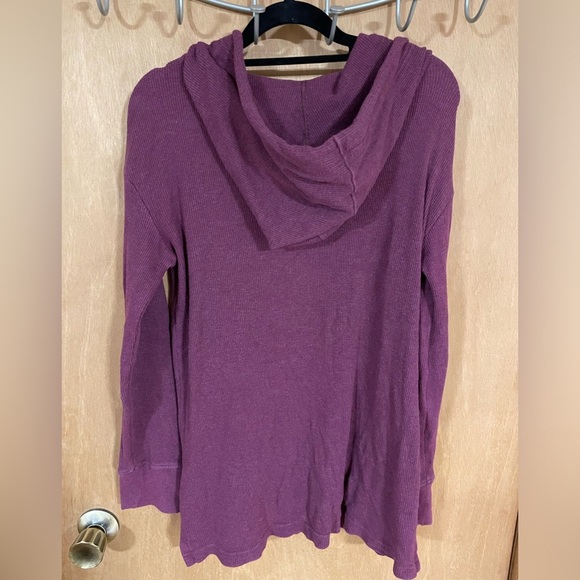 #48- PATAGONIA- burgundy waffle knit hooded long sleeve - Picture 2 of 5